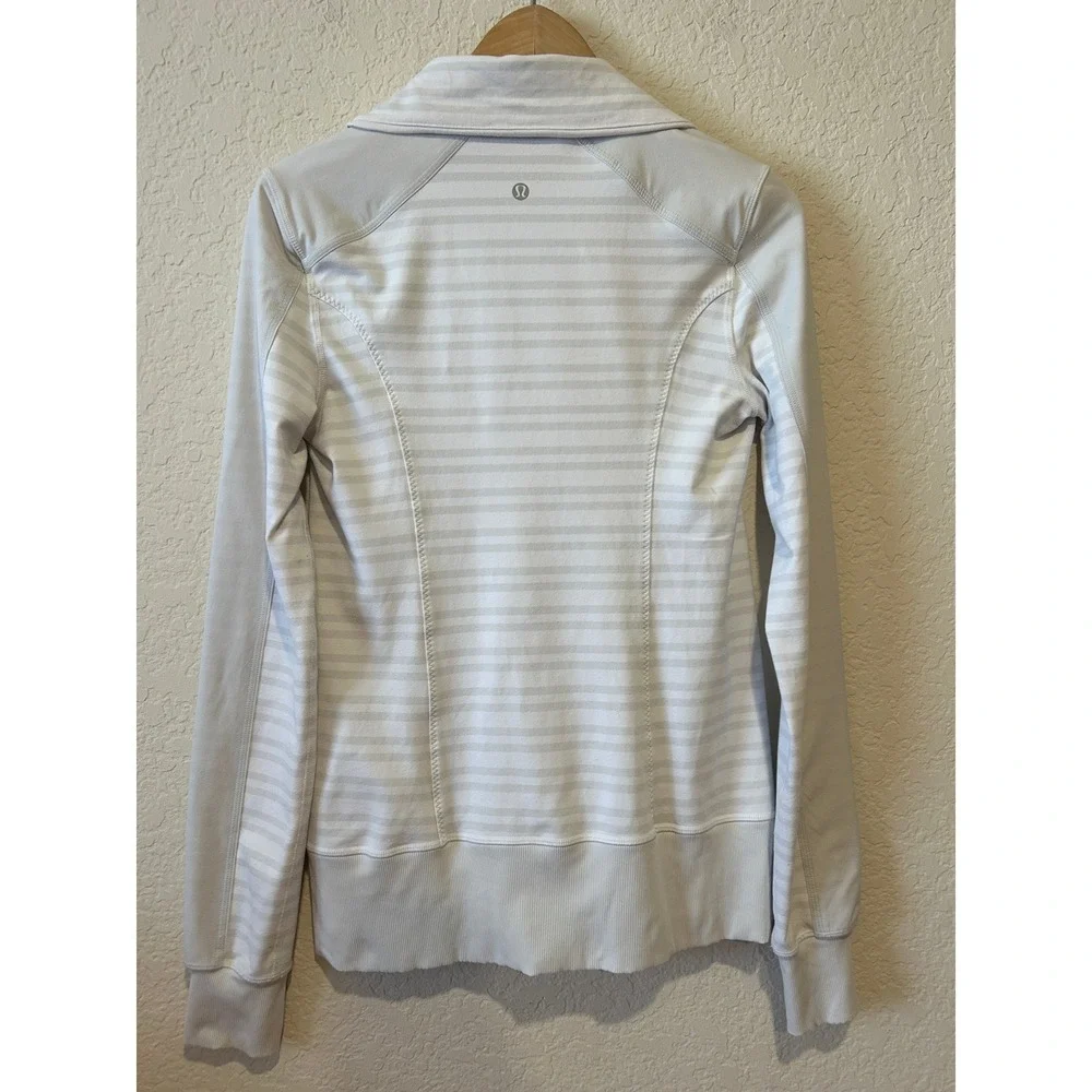 Lululemon‎ Blissed Out Jacket Sz 6 White Striped Full Zip Thumbholes Athleisure